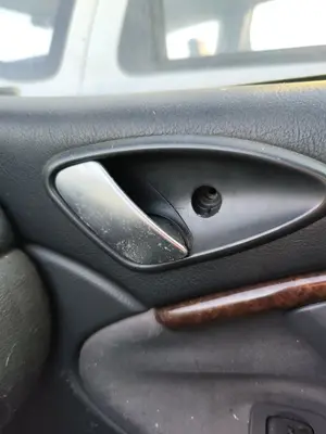 Foto de MANETA INTERIOR DELANTERA DERECHA CITROEN C5 BERLINA 2.0 HDi (109 CV / 80 KW)