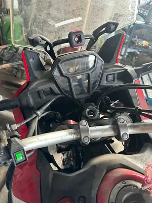 Foto de HORQUILLA HONDA CRF 1000L AFRICA TWIN 998 cm3 - 70 kW (95 CV / 70 KW) foto 3