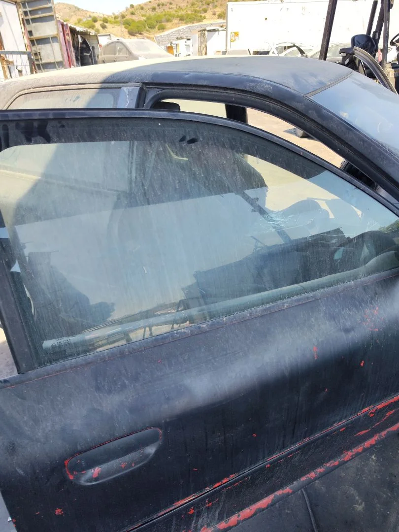 Foto de LUNA DELANTERA DERECHA AUDI A3 (8L) 1.9 TDI (110 CV / 81 KW) referencia 8L3845202