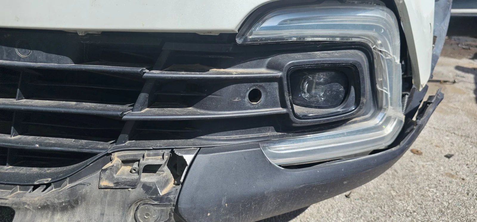 Foto de FARO ANTINIEBLA IZQUIERDO RENAULT CAPTUR I 1.5 dCi Diesel FAP (110 CV / 81 KW)