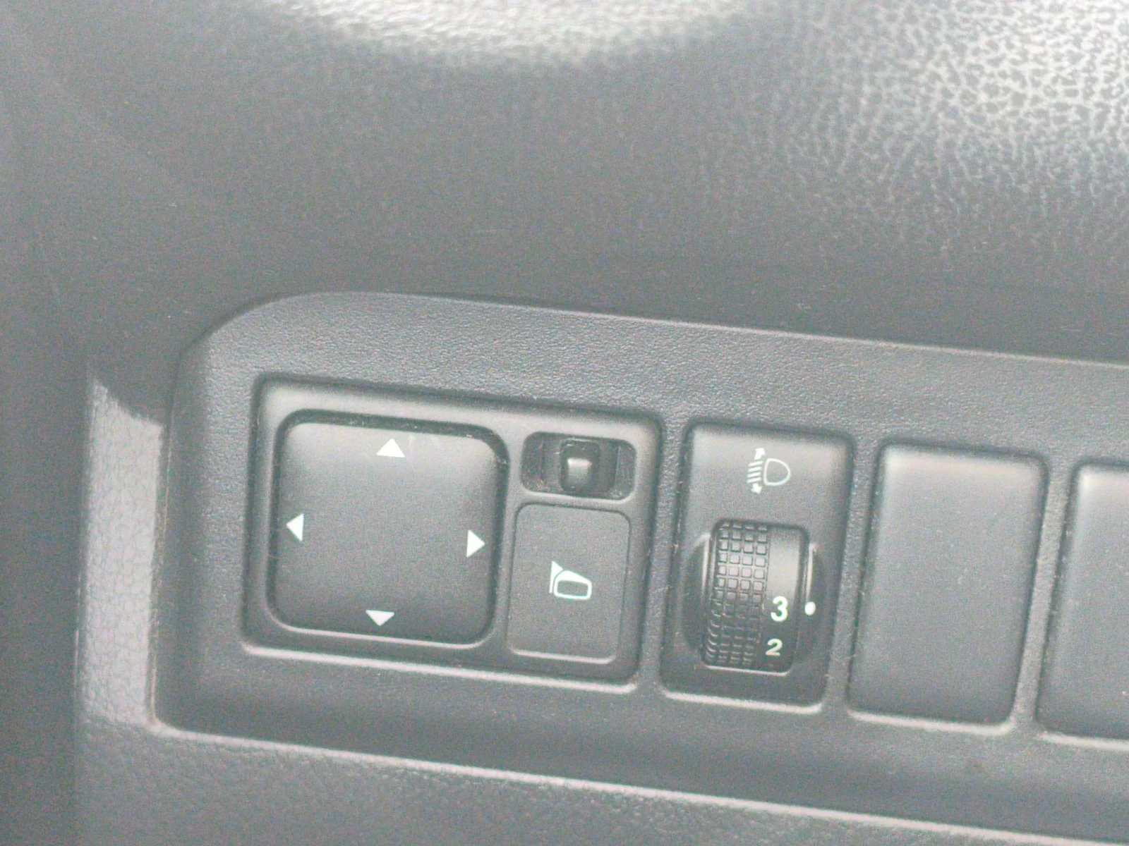 Foto de MANDO RETROVISOR NISSAN NOTE (E11E) 1.4 CAT (88 CV / 65 KW)
