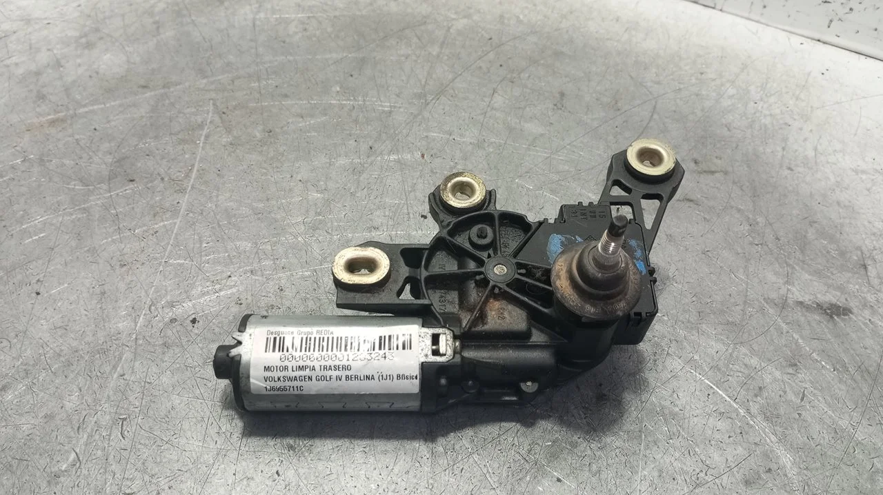Foto de MOTOR LIMPIA TRASERO VOLKSWAGEN GOLF IV BERLINA (1J1)(10.1997) 1.9 TDI (116 CV / 85 KW) referencia 1J6955711C