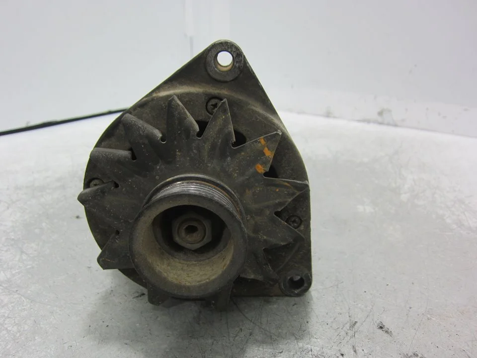 Foto de ALTERNADOR SSANGYONG KORANDO 2.9 Turbodiesel CAT (120 CV / 88 KW)