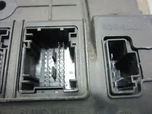 Foto de CAJA RELES / FUSIBLES RENAULT MEGANE II BERLINA 3P 1.9 dCi Diesel (120 CV / 88 KW) referencia 8200351183 foto 2