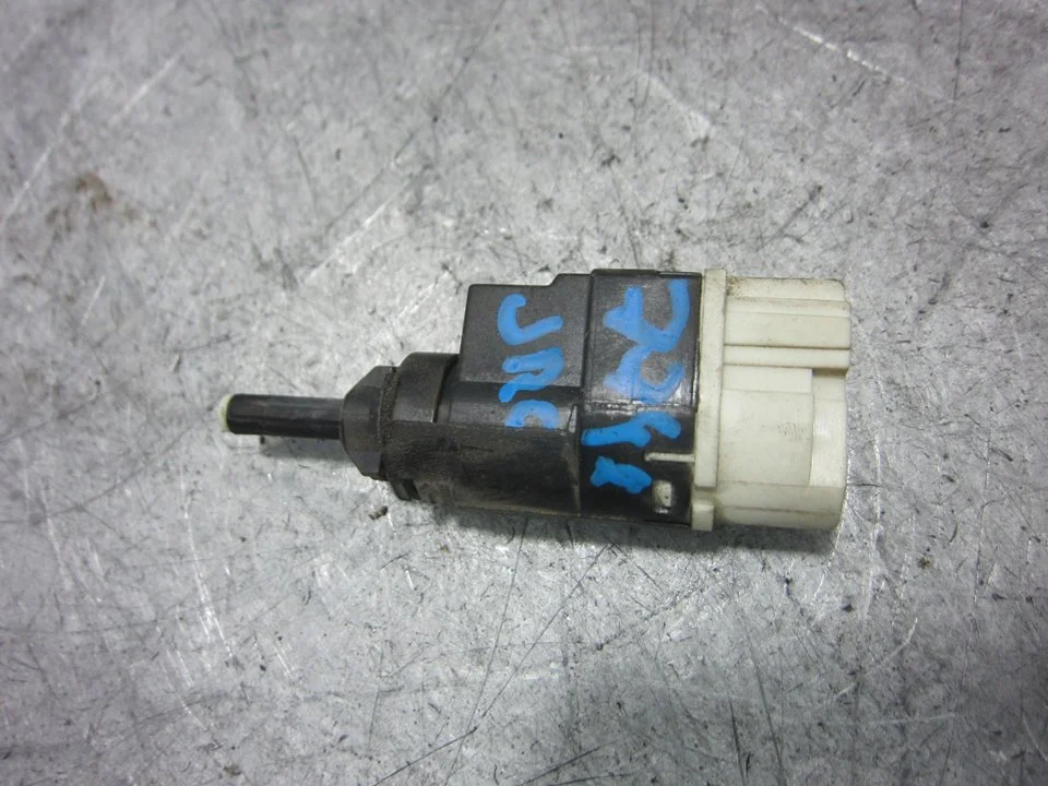 Foto de INTERRUPTOR RENAULT CAPTUR I 1.5 dCi Diesel FAP Energy (90 CV / 66 KW) referencia 253206170R