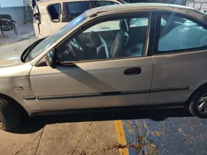 Foto de PUERTA DELANTERA IZQUIERDA HONDA CIVIC COUPÉ (EJ6/8) 1.6 CAT (105 CV / 77 KW) referencia 67050S5SE01ZZ