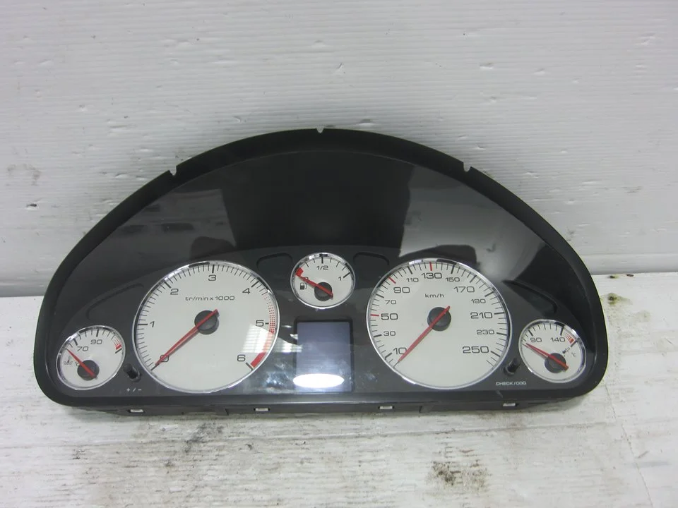 Foto de CUADRO INSTRUMENTOS PEUGEOT 407 2.0 16V HDi FAP CAT (RHR / DW10BTED4) (136 CV / 100 KW) referencia A2C53106013