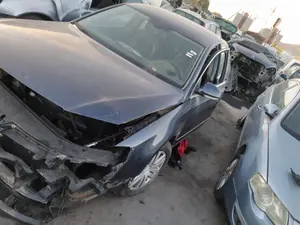 Foto de PASO RUEDA DELANTERO IZQUIERDO VOLKSWAGEN PASSAT BERLINA (3C2) 2.0 TDI (140 CV / 103 KW) referencia 3C0805977