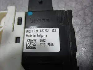 Foto de MOTOR ELEVALUNAS DELANTERO DERECHO FIAT 500X (334) 2.0 16V Multijet CAT (140 CV / 103 KW) referencia C37722103 foto 4