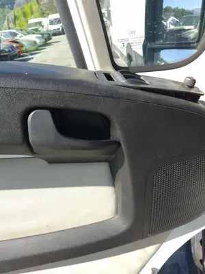 Foto de MANETA INTERIOR DELANTERA IZQUIERDA FIAT DUCATO 3 MAXI FURGÓN TS 35 (295) 2.3 JTD CAT (131 CV / 96 KW) referencia 735532897