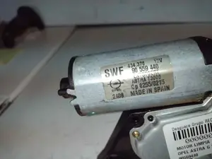 Foto de MOTOR LIMPIA TRASERO OPEL ASTRA G BERLINA 2.0 16V DI CAT (X 20 DTL / LD3) (82 CV / 60 KW) referencia 90559440 foto 3
