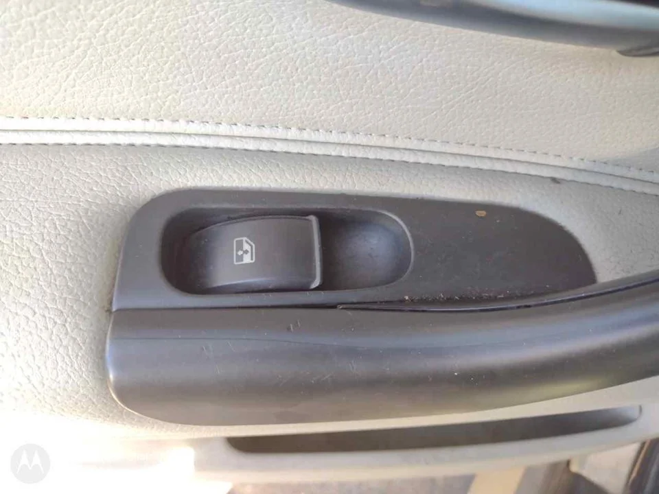 Foto de MANDO ELEVALUNAS TRASERO IZQUIERDO SAAB 9-3 BERLINA 1.9 TiD CAT (150 CV / 110 KW) referencia 12758529