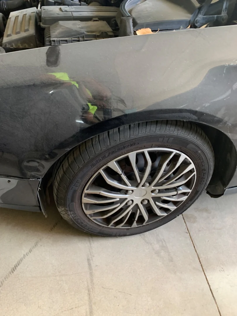Foto de BIELETA ESTABILIZADORA DELANTERA IZQUIERDA VOLKSWAGEN PASSAT VARIANT (3C5) 2.0 TDI (140 CV / 103 KW) referencia 5Q0411315D