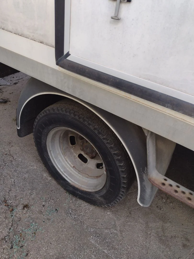 Foto de MANGUETA TRASERA DERECHA IVECO DAILY FURGÓN 2.3 Diesel (97 CV / 71 KW)