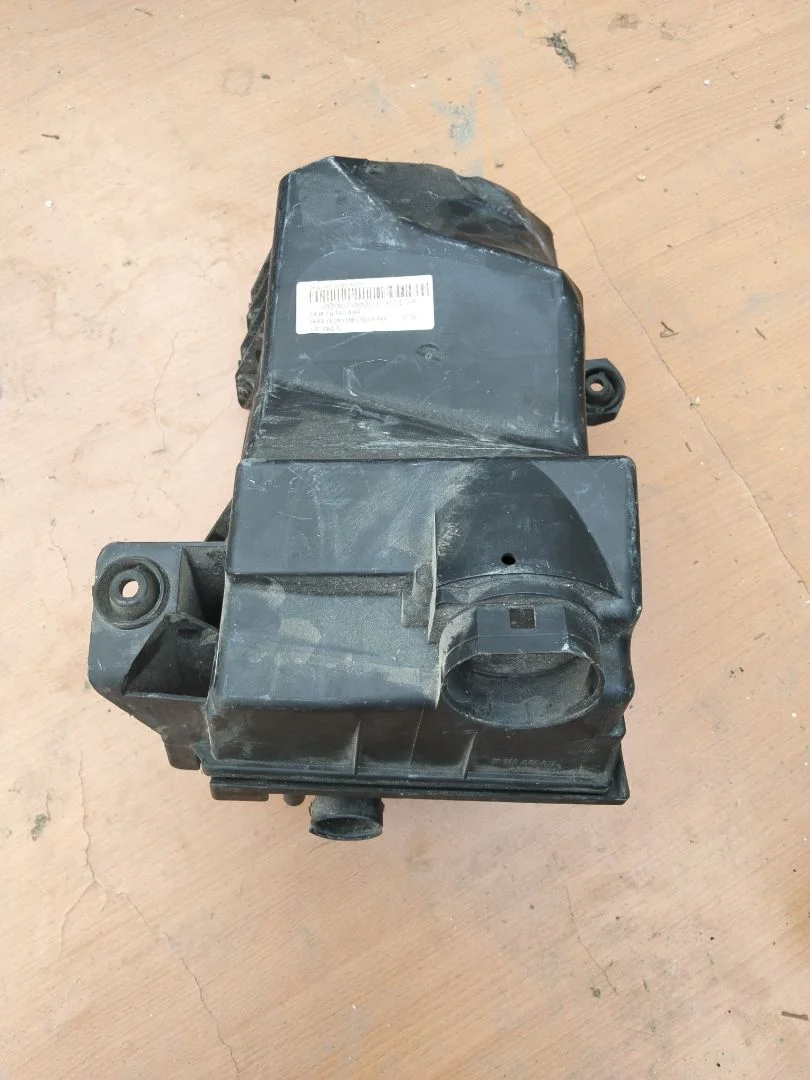 Foto de CAJA FILTRO AIRE SEAT LEON (1M1) referencia 1J0129607Q