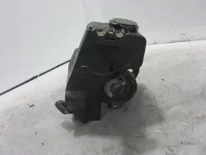 Foto de BOMBA DIRECCION PEUGEOT 206 1.4 (75 CV / 55 KW) referencia 9636869860 foto 3