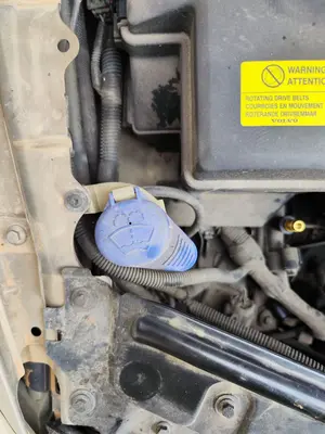 Foto de DEPOSITO LIMPIA VOLVO S80 BERLINA 2.4 Diesel (131 CV / 96 KW)