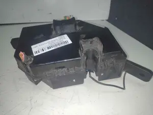 Foto de CAJA RELES / FUSIBLES HYUNDAI ELANTRA (XD) referencia 5X18212 foto 4