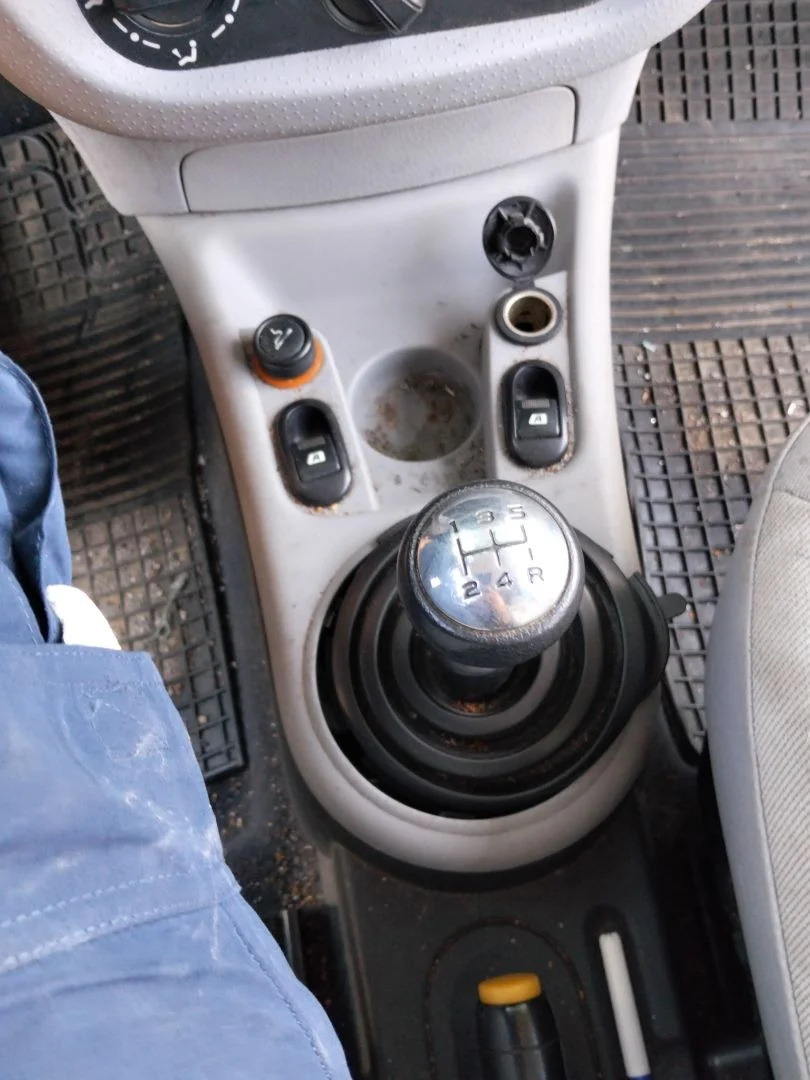 Foto de PALANCA CAMBIO CITROEN C3 1.4 HDi (68 CV / 50 KW) referencia 2400EP