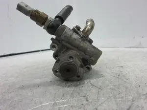 Foto de BOMBA DIRECCION VOLKSWAGEN GOLF IV BERLINA (1J1)(10.1997) 1.6 (101 CV / 74 KW) referencia 1J0422134 foto 1