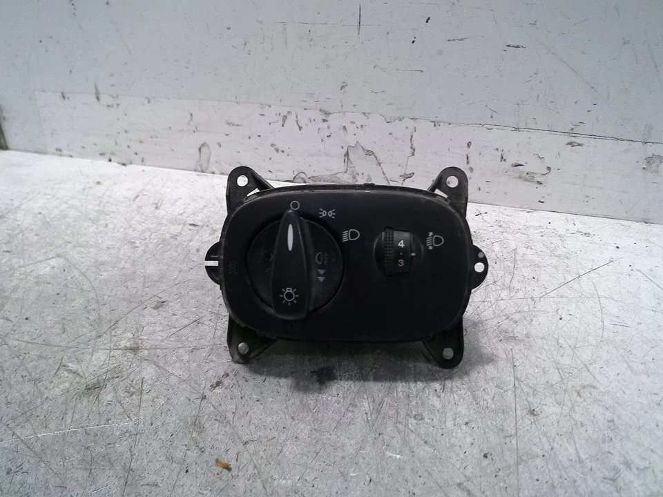 Foto de MANDO LUCES FORD TOURNEO CONNECT (TC7) 1.8 TDCi CAT (90 CV / 66 KW) referencia YC1T13A024EB