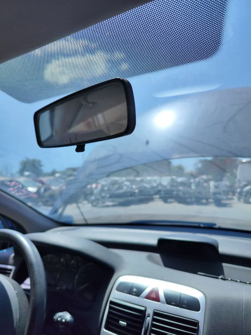 Foto de RETROVISOR INTERIOR PEUGEOT 307 BERLINA (S2) 1.4 16V CAT (KFU / ET3J4) (88 CV / 65 KW)