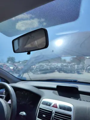 Foto de RETROVISOR INTERIOR PEUGEOT 307 BERLINA (S2) 1.4 16V CAT (KFU / ET3J4) (88 CV / 65 KW)