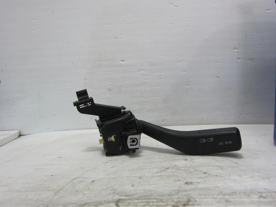 Foto de MANDO INTERMITENTES VOLKSWAGEN GOLF PLUS V (5M1) 1.6 (102 CV / 75 KW) referencia 1K0953513