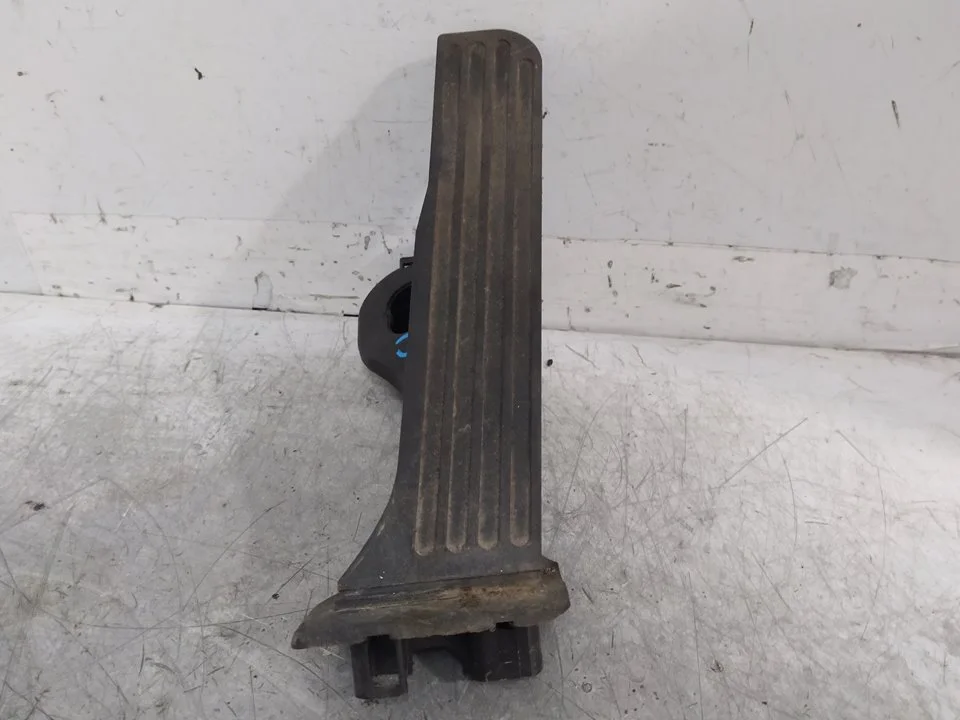 Foto de POTENCIOMETRO PEDAL VOLKSWAGEN GOLF V (1K1)(10.2003) 1.9 TDI (90 CV / 66 KW) referencia 1K1721503