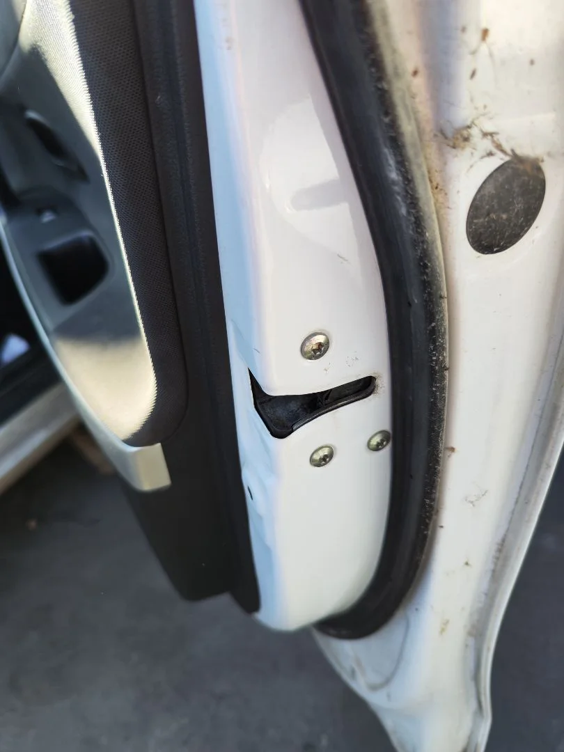 Foto de CERRADURA PUERTA DELANTERA DERECHA KIA CEED (JD) 1.4 CAT (99 CV / 73 KW)