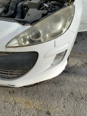 Foto de FARO IZQUIERDO PEUGEOT 308 SW 1.6 HDi FAP CAT (9HZ / DV6TED4) (109 CV / 80 KW)