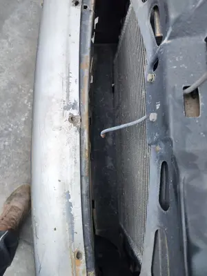 Foto de REFUERZO PARAGOLPES DELANTERO SKODA OCTAVIA BERLINA (1U2) 1.9 TDI (90 CV / 66 KW) referencia 1U0805551B