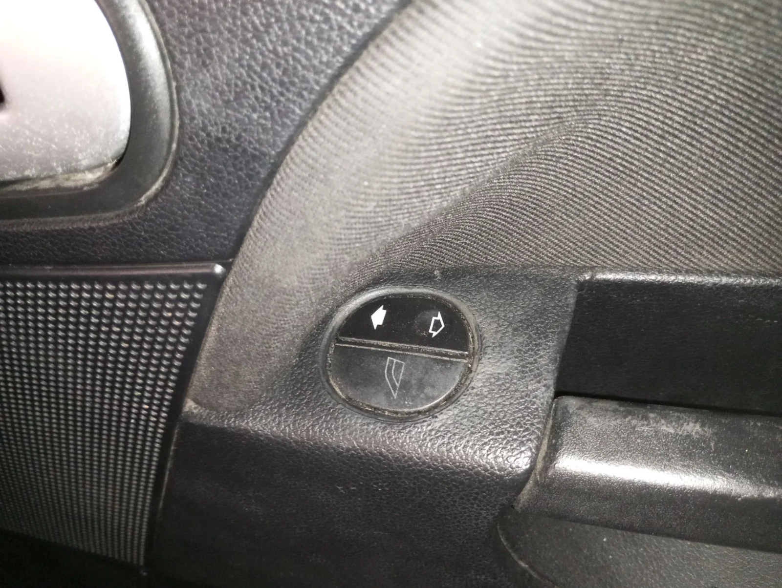 Foto de MANDO ELEVALUNAS DELANTERO DERECHO FORD FIESTA (CBK) 1.4 TDCi CAT (68 CV / 50 KW) referencia 96FG14529AB