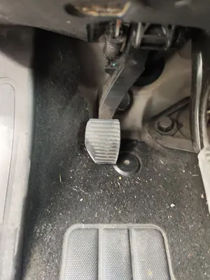 Foto de PEDAL EMBRAGUE PEUGEOT 308 1.6 16V (120 CV / 88 KW)