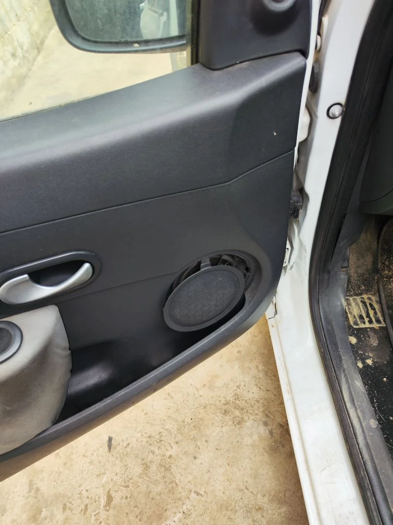 Foto de CENTRALITA CONFORT RENAULT CLIO III 1.5 dCi Diesel FAP (75 CV / 55 KW)