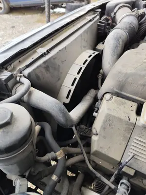 Foto de CONDENSADOR / RADIADOR  AIRE ACONDICIONADO LAND ROVER RANGE ROVER (LM) 4.4 V8 CAT (306 CV / 225 KW)