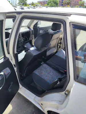 Foto de GOMAS CONTORNO PUERTA SEAT IBIZA (6K1) 1.4  (60 CV / 44 KW)