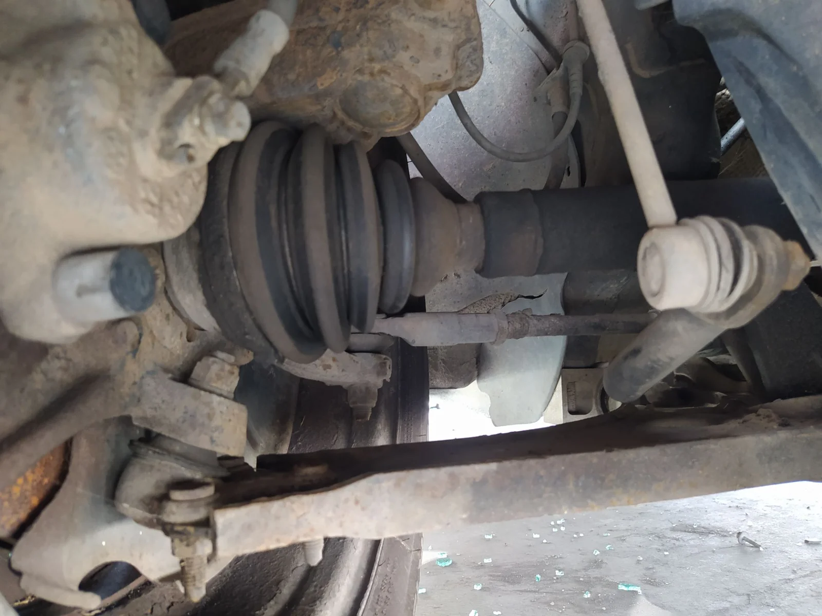 Foto de TRANSMISION DELANTERA DERECHA VOLKSWAGEN CADDY (2K)(02.2004) 1.9 TDI (BSU) (75 CV / 55 KW)