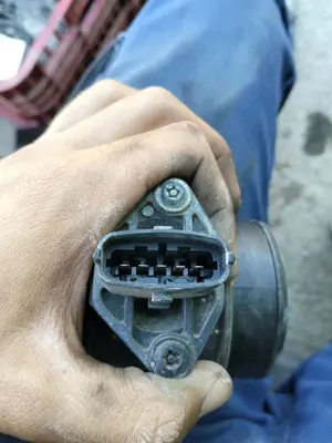 Foto de CAUDALIMETRO KIA PICANTO (SA) 1.1 CAT (65 CV / 48 KW) referencia 1 CONECTOR CON 5 PINES foto 4