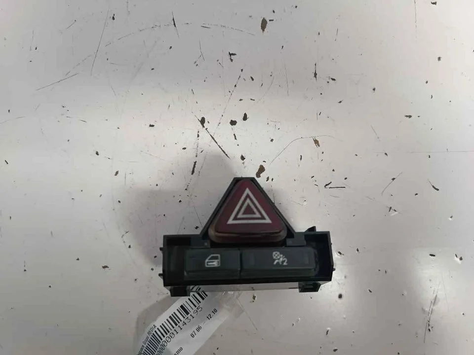Foto de WARNING OPEL CORSA D 1.3 16V CDTI CAT (Z 13 DTH / L4I) (90 CV / 66 KW) referencia 13189529