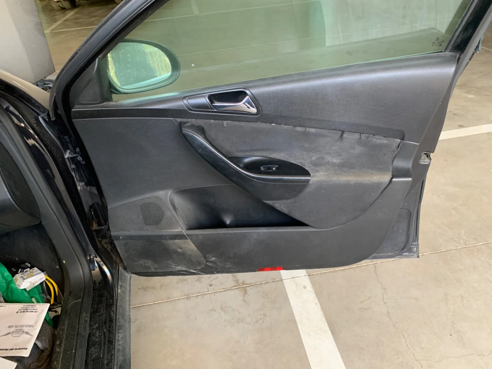 Foto de GUARNECIDO PUERTA DELANTERA DERECHA VOLKSWAGEN PASSAT VARIANT (3C5) 2.0 TDI (140 CV / 103 KW) referencia 3C1867012DSFKZ