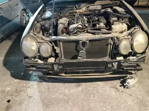 Foto de PANEL FRONTAL MERCEDES-BENZ CLASE E (BM 210) BERLINA