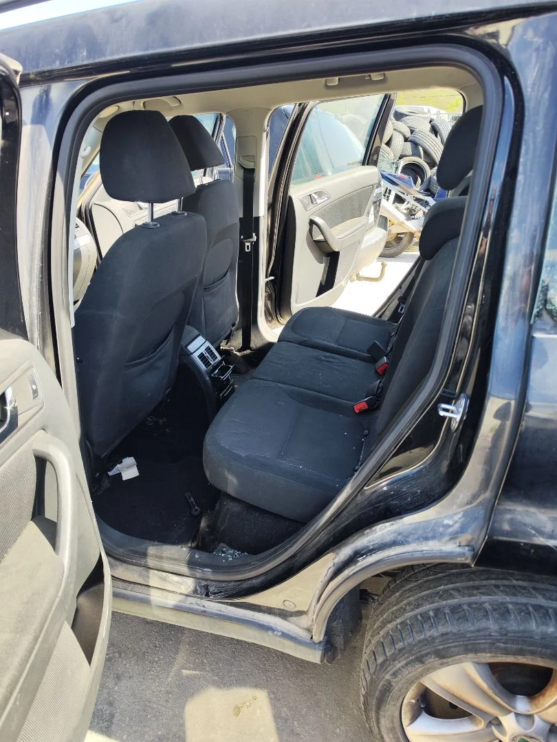 Foto de GOMAS CONTORNO PUERTA SKODA YETI (5L)(2009) 2.0 TDI (110 CV / 81 KW) referencia 5L0867365