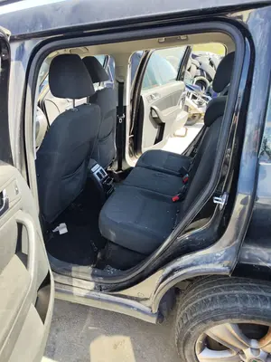 Foto de GOMAS CONTORNO PUERTA SKODA YETI (5L)(2009) 2.0 TDI (110 CV / 81 KW) referencia 5L0867365