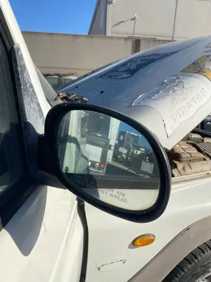 Foto de RETROVISOR DERECHO SSANGYONG KORANDO 2.9 Turbodiesel CAT (120 CV / 88 KW)