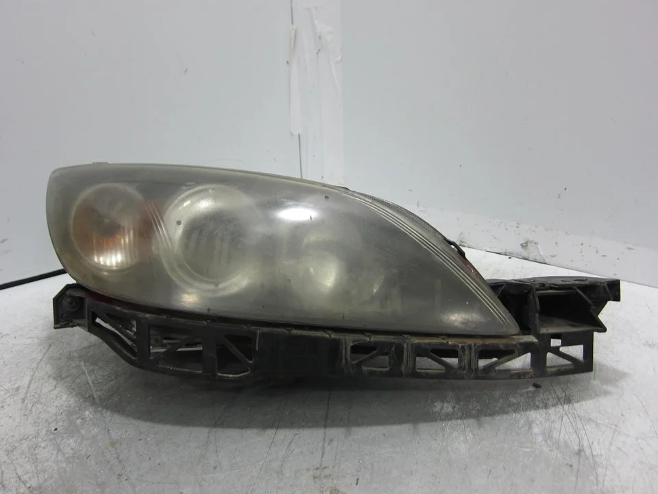 Foto de FARO DERECHO MAZDA 3 BERLINA (BK) 1.6 CD Diesel CAT (109 CV / 80 KW) referencia 4140480900