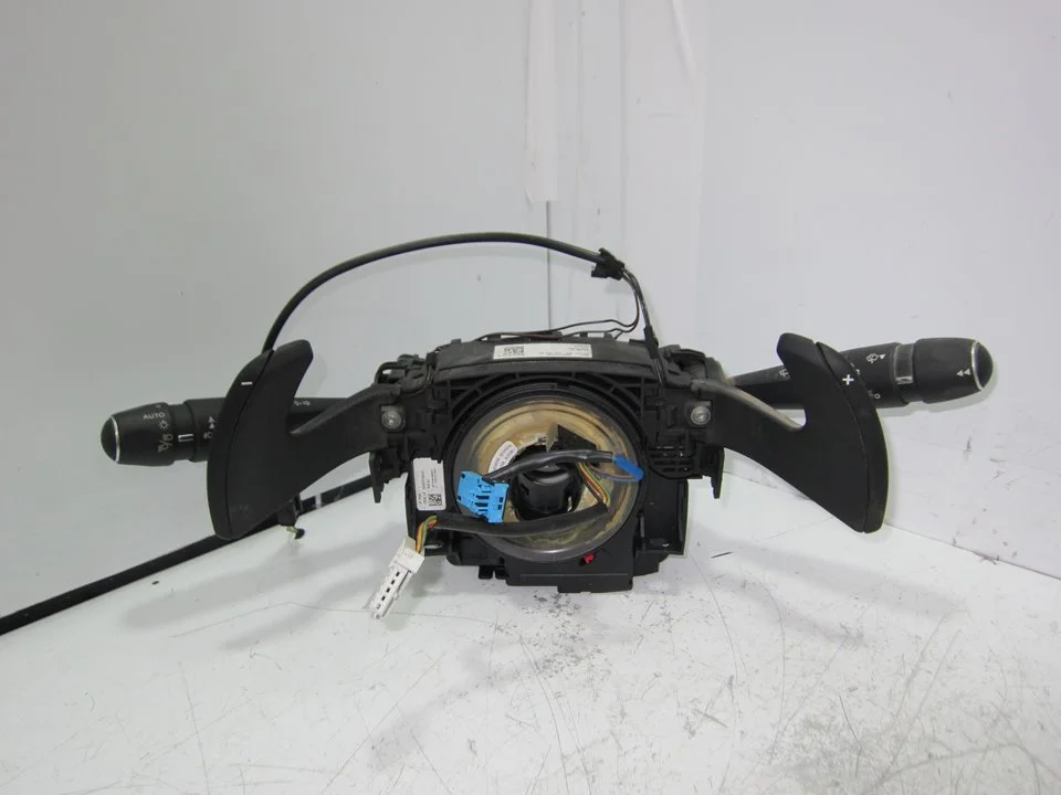Foto de MANDO MULTIFUNCION PEUGEOT 508 2.2 HDi FAP CAT (4HL / DW12C) (204 CV / 150 KW) referencia 96667245ZD
