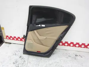 Foto de PUERTA TRASERA DERECHA VOLKSWAGEN PASSAT BERLINA (3C2) 2.0 TDI (140 CV / 103 KW) foto 4