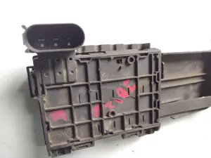Foto de CAJA RELES / FUSIBLES SEAT IBIZA (6K1) referencia 1J937550 foto 2