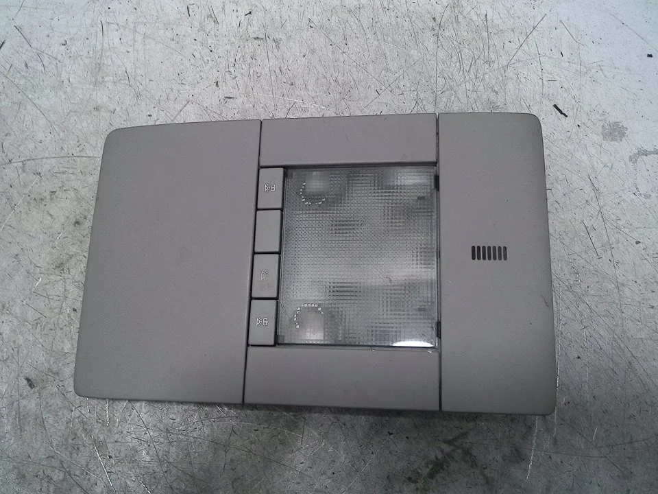 Foto de LUZ INTERIOR OPEL VECTRA C BERLINA 2.0 DTI (101 CV / 74 KW) referencia 13157639